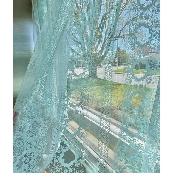 Vintage 70s curtain, light blue floral mesh, sheer, rod heading - Picture 4 of 9